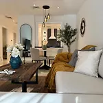 Luxurious 1Br Aprt Burj Khalifa Area