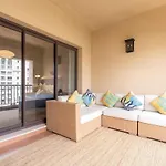 Spacious 3-Bedrooms Apartment With Cozy Balcony In Palm Jumeira!