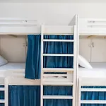 Yousleep Hostel - Beach View - 5 Min From Metro