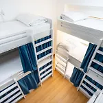 Yousleep Hostel - Beach View - 5 Min From Metro