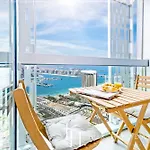 Lux Cayan Superior Suite 3 In Dubai Marina