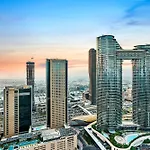 First Class 2Br With Full Dubai Skyline & Sea View