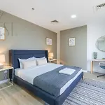 Beach And City Lifestyle In 2 Bed Holiday Home Jbr