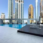 Sky View Dubai Marina - 2Br - Private Beach - Cityapartmentstay
