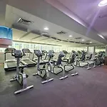 A Fabulous 1 Bedroom Apartment In Marina Pinnacle