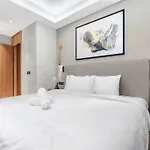 First Class 1Br Charming City Views