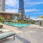 First Class 1Br Charming City Views