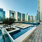 Burj Khalifa View 1 Bedroom Apartment With Balcony For Up To 4 Person