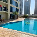 Jlt Spacious Corner Duplex Loft Panoramic Views