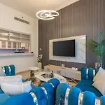 Luxurious One Bedroom Apartment With Burj Khalifa View