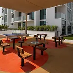 Modern Apartment Near Dxb Airport Sleeps 4