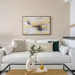 Luxurious Studio Apartment With Canal View In Court Tower