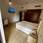 Luxury Room With Lake View In Jbr