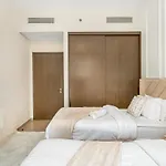 Signature Series 1 Bedroom Apartment I Free Parking, Gym, Pool I Playstation 5 I By Skyline Serenity
