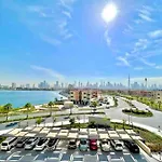 Dubai Skyline & Sea View Apt