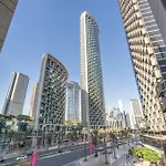 Sophisticated And Elegant 2Br In Downntown Dubai