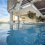Panoramic Burj Khalifa And Sea View, Infinity Pool, Luxury 2Br