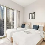 First Class 2Br Luxurious Burj Khalifa View