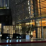 Downtown Luxury - Stunning Burj Khalifa & Sea View - 5 Minutes Walk To Dubai Mall