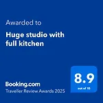Huge Studio With Full Kitchen