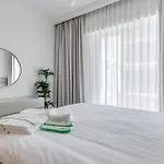 Knokey Dubai Creek Beach With Lagoon Pool Access