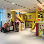Spacious Beachfront 2 Bedroom Apartment - The 8