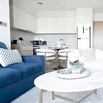 Luxurious Burj Royale 1B Apt With Balcony & City Views