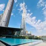 Sky High Luxury, Grande Signature, Burj Khalifa View, 5 Minute Walk To Dubai Mall