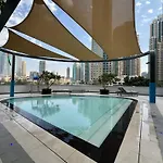 Sky High Luxury, Grande Signature, Burj Khalifa View, 5 Minute Walk To Dubai Mall