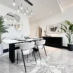Trophy-Lux 1Br Jacuzzi Suite Busbay W Big Balcony