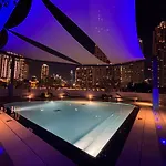 Sky High Luxury, Grande Signature, Burj Khalifa View, 5 Minute Walk To Dubai Mall