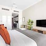 Silkhaus Furnished Studio In Art Gardens With Pool Access