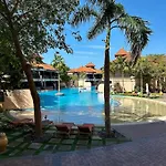 1Br Sea & Atlantis View Apartment At 5-Star Resort