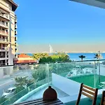 Azizi Mina - Palm Jumeirah