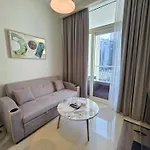 Prime Location Business Baystylish,Cozy 1-Bd Apt