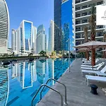 Keyrock Living - Lakeview Escape In Business Bay
