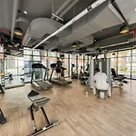 Central Dubai 1Br With Pool, Gym, Wifi, And Full Kitchen Access