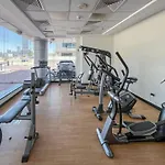 Modern 1-Bed With Scenic Golf Course View
