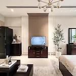 Trophy - Downtown Scape Views Suite