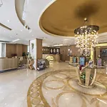 What are the best hotels near Burj Khalifa?