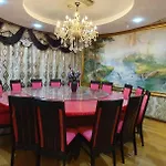 Kings Square Hotel Llc