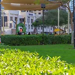 Quintessential Quarters - Ultra-Modern And Spacious Aparment