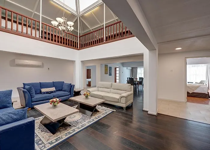 J5 Four Bedroom Villa Holiday home in Al Wasl
