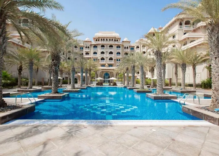 Palm Jumeirah Grandeur Residences, Private Pool & Beach