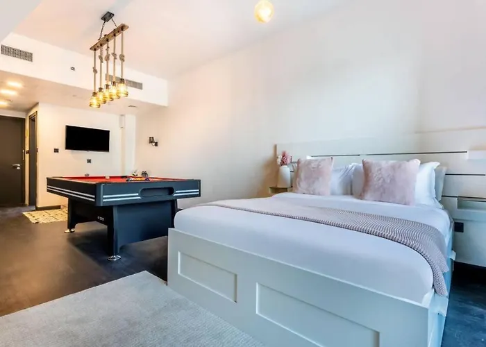 Unique Studio With Jacuzzi