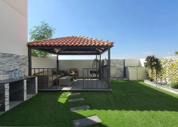 Spacious Villa With Bbq Area