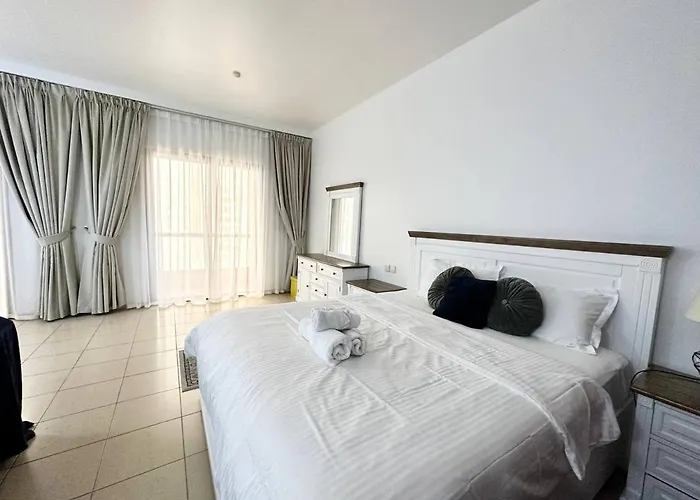 Beachfront Amazing Studio Apartment In Rimal Jbr