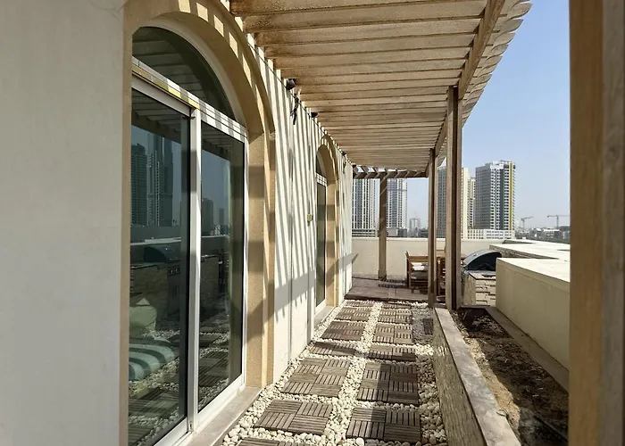 Plaza Residences - 2Br Apartment - Allsopp&Allsopp