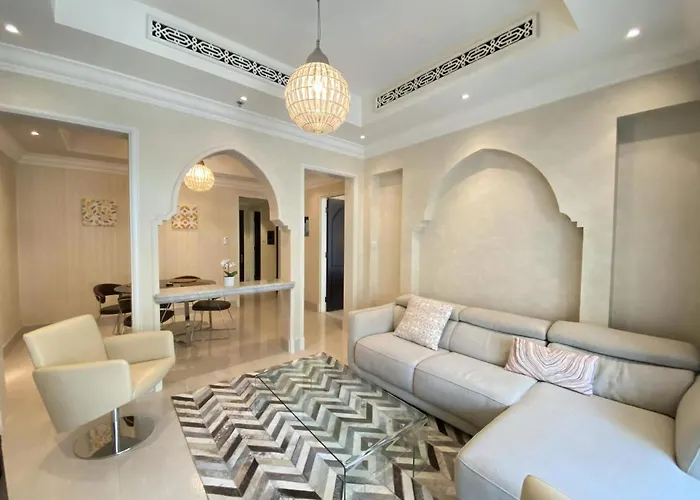 Lux Bnb I Souk Al Bahar I Burj Khalifa Views