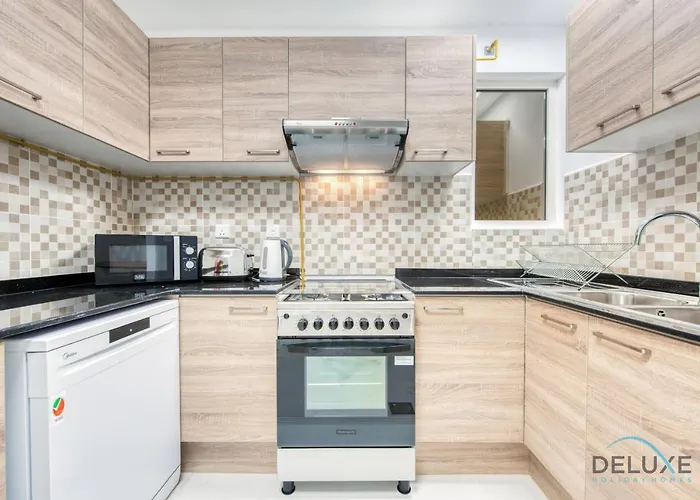 Vivid 2Br At Canal Residences West Dubai Sports City By Deluxe Holiday Homes